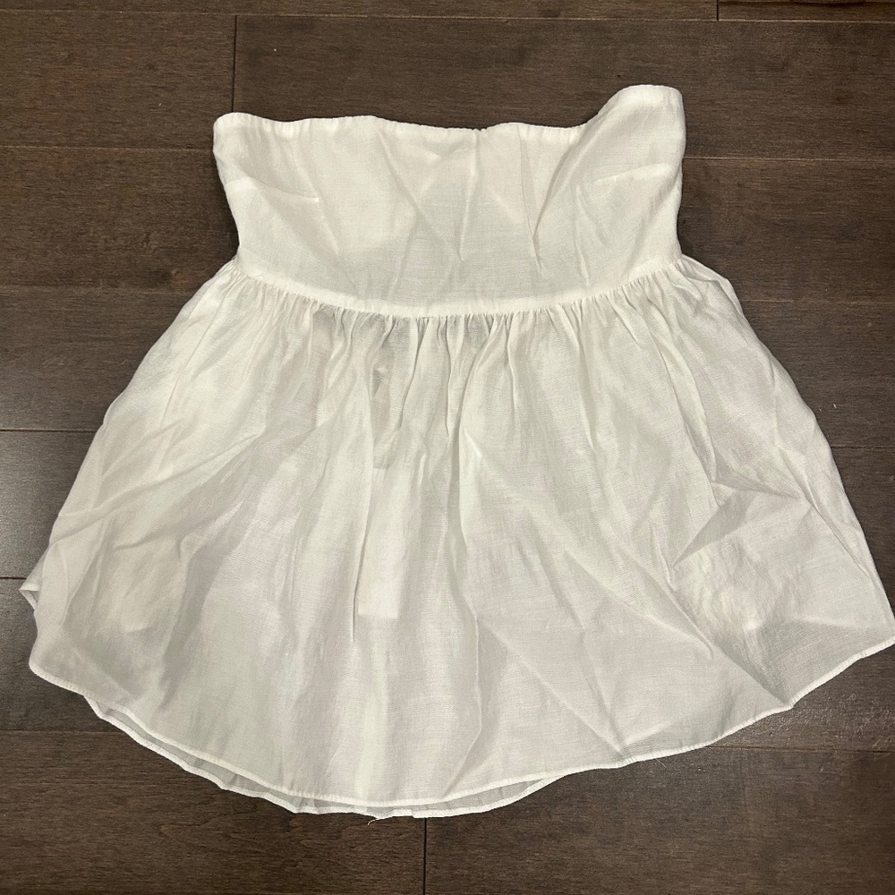 sleeveless top